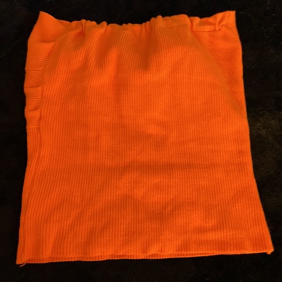 Halter Top - Picture 2 of 2